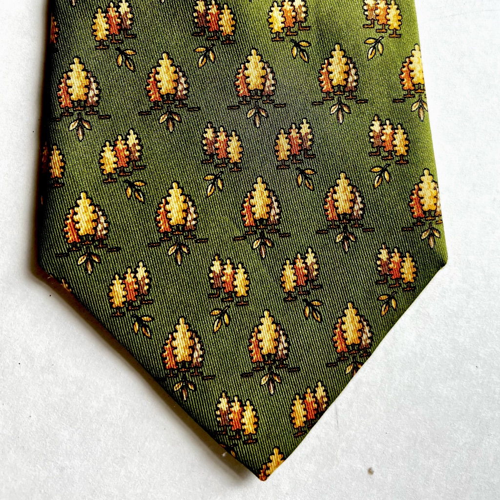 Salvatore Ferragamo Authentic Tie, 100% Silk, Italian, Excellent Condition